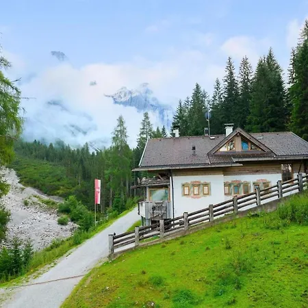 Amazing Chalet In Neustift Im Stubai With Sauna- What'app - 0034-635-520-036 - For Reservations! * ניוסטיפט אים סטובאיטל